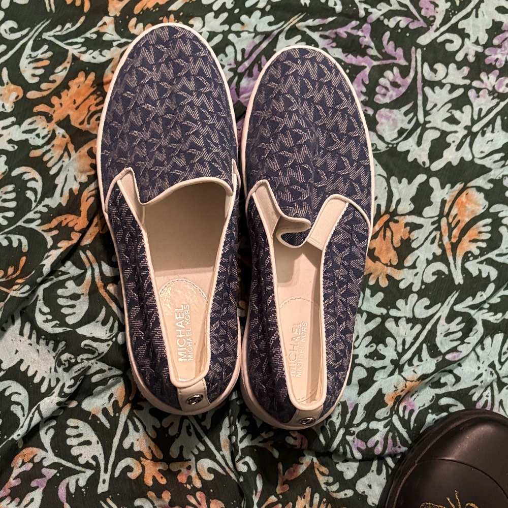 Michael Kors Navy and White Patterned Slip-Ons us7